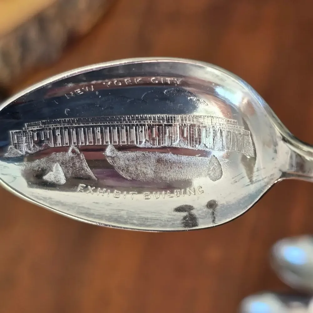VTG WM Rogers 1939 New York Worlds Fair Spoons Silver Plate Pavillions Souvenir